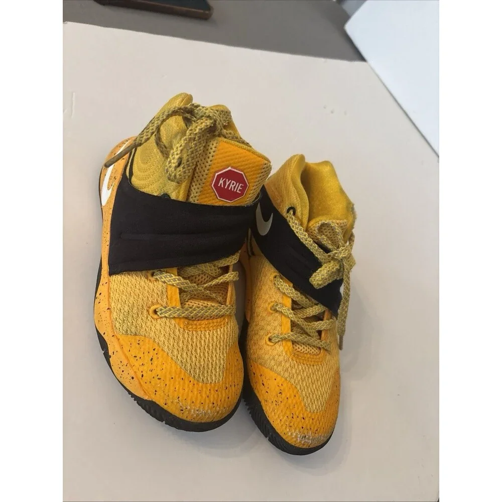 Nike Kyrie 2 PS School Bus 827280–700 Yellow Basketball Shoes Youth US Size 12C